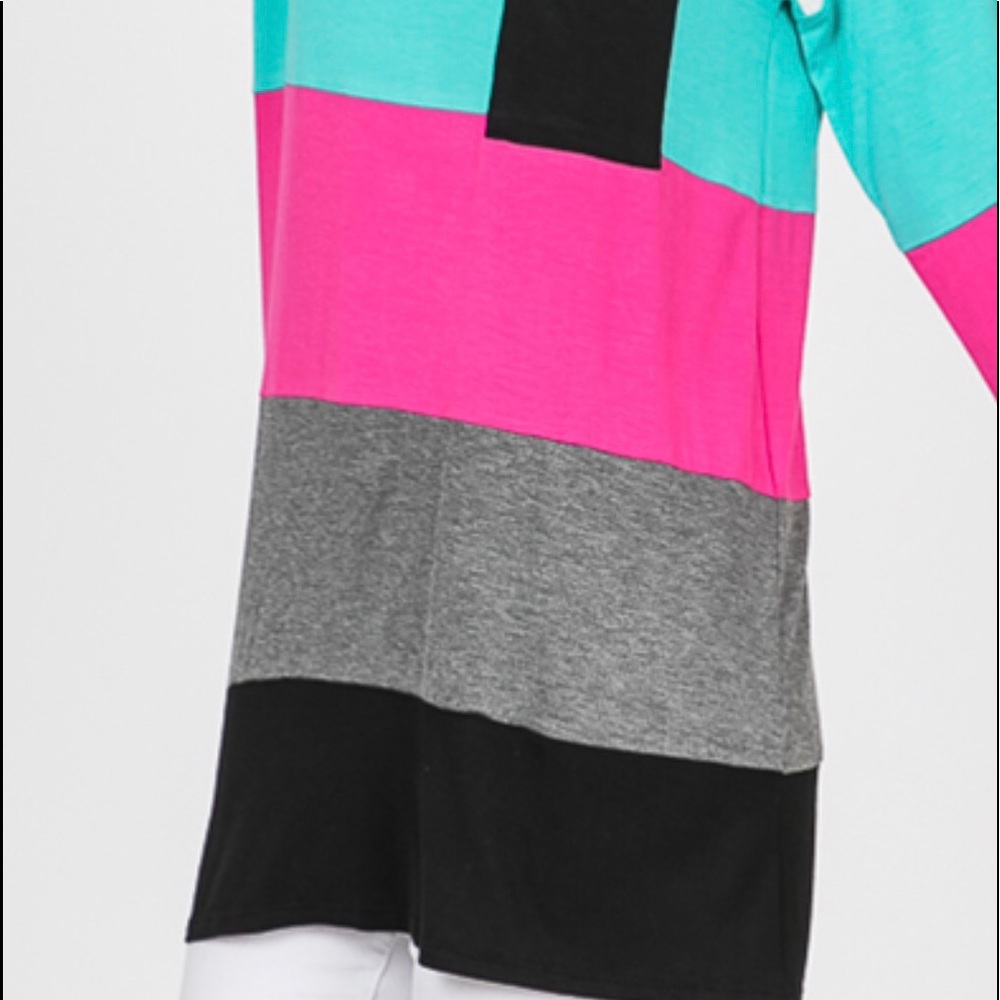 Color block plus size top - Picture 2 of 2